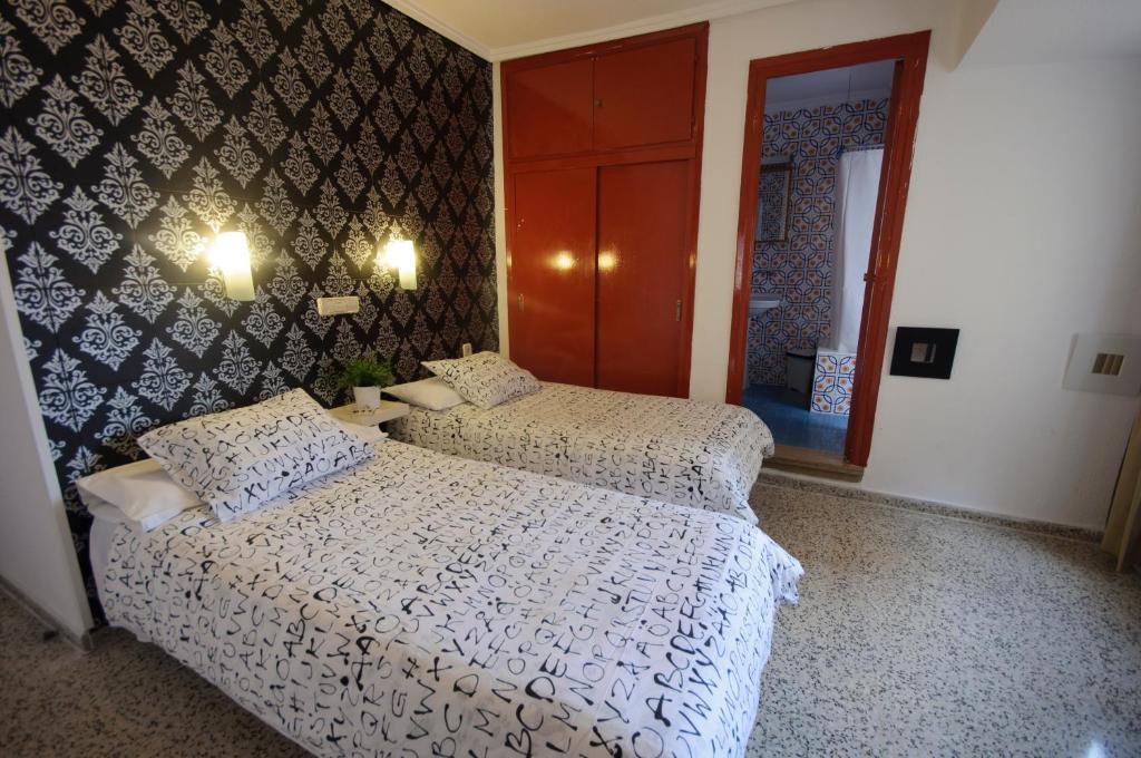 Hostal On Dormire Valencia Room photo